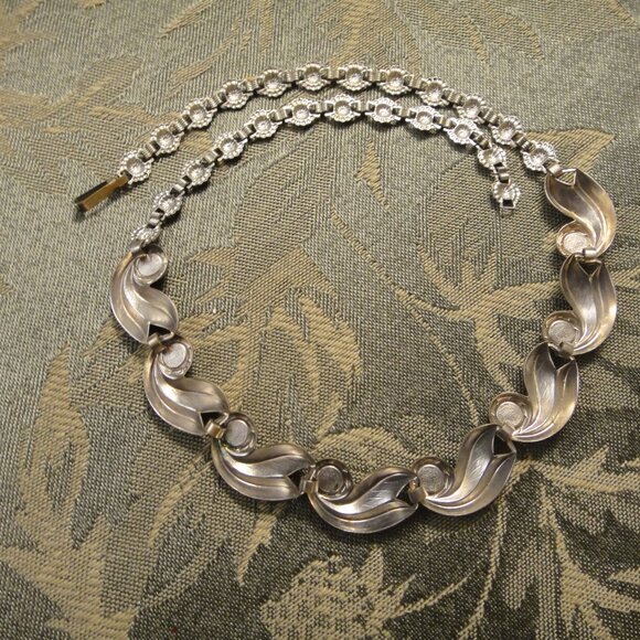 Necklace Blue Faux Turquoise Silver Tone Leaves Choker 16.5" - Picture 9 of 11